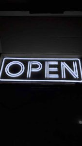 ป้ายไฟ ป้ายไฟopen ป้ายไฟled ป้ายไฟร้าน ป้ายไฟตัวอักษร ป้ายไฟวิ่ง ป้ายไฟนีออน open แสงขาว 1150บาท