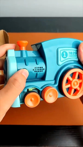 [Ready Stock -Local] Creative Domino Train Set. First domino set-up game for your children. Line them up with the help of your domino train and start the chain reactions. Enrich children’s spatial thinking abilities build as per your desired