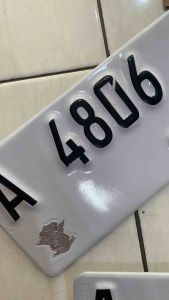 Plat Nomor Motor Baut Tanam Warna Putih / Font Baru Plat Original / Sepasang