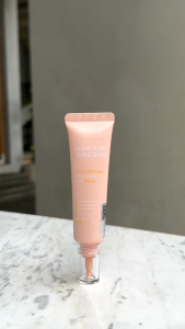 Sunscreen Ivori BG Skin & Sunscreen Pink: Pilihan Sunscreen Terbaik untuk Kulit Berminyak