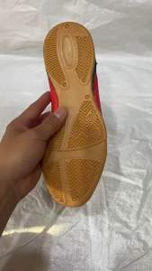 รองเท้าฟุตซอล รองเท้าสปอร์ต พร้อมจัดส่งทุกวัน