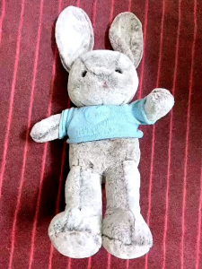 Thú nhồi bông thỏ nhồi bông mềm thỏ bông LV thỏ bông mặc áo len thỏ đeo nơ đeo yếm thỏ bunny cho bé nhiều size