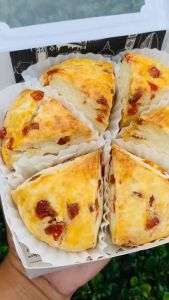 (6 ชิ้น) สโคน สตอเบอร์รี่ (Strawberry Scones) หอมหวานสตอเบอร์รี่ + แยมสตอเบอร์รี่ 1 ถ้วย