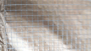 ( khổ lưới cao 1m mắt lưới rộng 2cm x dài 30m) lưới chì ô vuông chống rỉ sét dùng để làm chuồng chim Avi quây gà vịt thú nuôi...