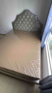 ที่นอนฟองน้ำอัด ขนาด 5 ฟุตความหนา 8 นิ้ว สำหรับอพาร์ทเม้นท์ หนังพีวีซีกันน้ำ ไม่มีสปริง