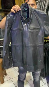 Jaket Kulit Keren Pria: Model Slimfit & Berkualitas Tinggi