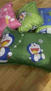 Gối cho bé đi học