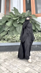 Abaya HUSNA Gamis hitam Temboro by Al Noor Niqob bahan youryu