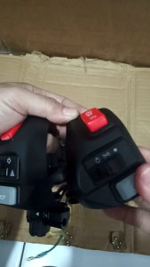 SET SAKLAR VIETNAM KIRI KANAN PLUS HAZARD SAKLAR MIO SPORTY - SOUL GT - MIO J - MIO M3 - XEON-JUPITER MX - JUPITER Z SAKLAR HOLDER SAKLAR HAZARD SAKLAR MOTOR SAKLAR MIO