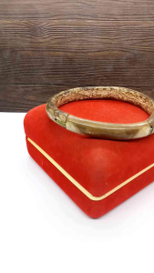 Gelang akar Bahar gundi engsel tengah