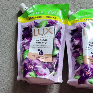 Lux Sabun Mandi Cair Magical Orchid 400 Ml Tutup Anti Tumpah (Paket Isi 2)