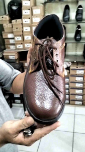 Sepatu Safety Stand Horse 801 Kulit: Sepatu Kerja Pria Ujung Besi