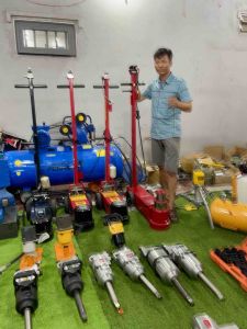 Kích hai tầng 40/80 ty mạ croom có lọc tách nước. 40/80 tay gập.đội hơi. Kích thủy lực dùng hơi kích nâng xe tải