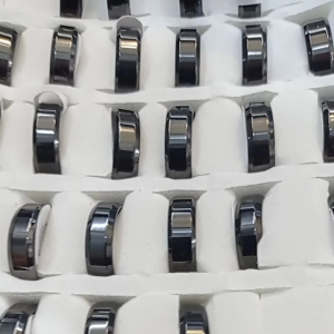 Cincin Titanium Hitam: Desain Modern & Elegan