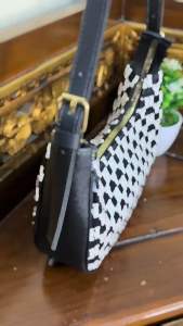 Tas Bahu Wanita Canvas Terbaru: Tas Bahu untuk Kegiatan Sehari-hari