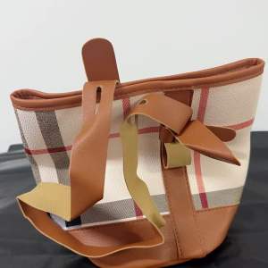 🇲🇾Ready Stock🇲🇾2024 Spring Korean Style Women Simple Fashion Shoulder Bag女士水桶包Beg Wanita