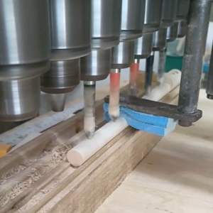 ไม้แท่งกลม ขนาด 15x250 มม.เจาะรูทะลุ 5 รู รูกว้าง 10 มิล ระยะห่างระหว่างรู 50 มม. (100 แท่ง)