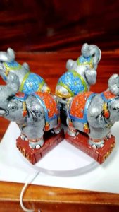 ช้างแก้บนวางศาลพระภํมิเจ้าที่สูง16cm.(2ตัว)สีสวยๆค่ะ