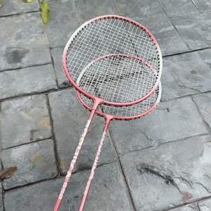 (2 ไม้ ฟรีลูกแบด 3 ลูก ) ไม้แบดมินตัน Badminton racket พร้อมกระเป๋าใส่ พร้อมใช้งาน