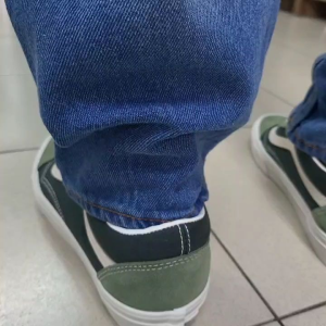 New Fashionable Mens Denim Jeans Button-fly Zipper-fly Two Style Designed Mens Pant Loose Fit Straight Leg Cutting Size 28 to 40