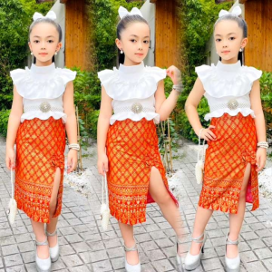 ชุดไทยประยุกต์เด็กหญิง เสื้อคอจีนระบายแขนกุด+กระโปรงยาวผ่าหน้าผ้าไทยพิมพ์ทองอย่างดี(แถมโบคาดผม)