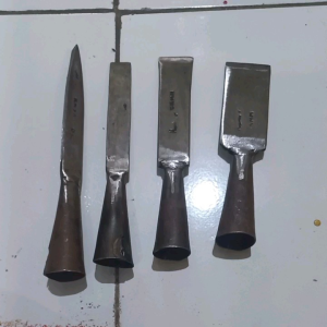 PAHAT KAYU 1 SET 4 UKURAN BAHAN BAJA (ISI 4 PCS)