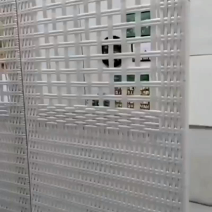 Partisi Ruangan Rotan Sintetis Motif Bolong Pintu 4