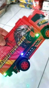 Mainan Truck Oleng Basuri Jalan Baterai Nyala Lampu Dan Musik no 822-A1