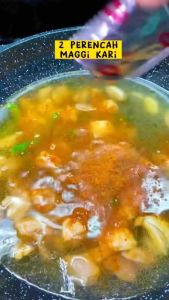 Maggi Mee Instant Noodles Curry | Maggi Mi Segera Kari (5 Packs x 79g)