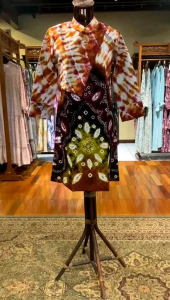 Jihan Tunik Viscos by Dian Pelangi LIMITED EDITION Blouse Baju Atasan Kemeja Blus Outfit Busui Kerja Kantor Pesta Pernikahan Kondangan Casual Formal Wanita Hijaber Cantik Anggun Modis Modern Elegan Mewah Model Korea Terbaru Motif Jumputan Sasirangan