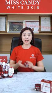 (Miss CanDy)VITA B5 CREAM 25g Kem B5 𝐏𝐡𝐮̣𝐜 𝐇𝐨̂̀𝐢 Đa Tầng Da Hư TổnGiúp Da Căng Bóng & Trắng Sáng (Hàng Chính Hãng)(Tặng 3ml nước hoa Charme & 2 cái kẹp )
