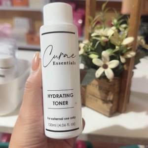 MILD HYDRATING TONER BY CURAE ESSENTIALS SAFE AND EFFECT ANTI PIMPLE ANTI MELASMA SUMMER PROTECT UNDER THE SUN