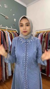 Kebaya Tunik Shakila: Desain Elegan untuk Wisuda dan Busui