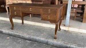 โต๊ะทำงาน โต๊ะลิ้นชัก โต๊ะไม้สัก 5 ลิ้นชัก ขานก แนวเรโทร สีเสี้ยนดำน้ำตาล ไม้สัก 150x60x80cm ขาแกะสลัก แข็งแรง ทำมือ Teak Wood Working Desk with 5 Drawers