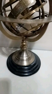 ลูกโลกทองเหลืองทอง ของแต่งบ้าน