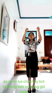 Chân váy công sở dáng bút chì xẻ trước dài qua gối Quảng châu (mã 2)