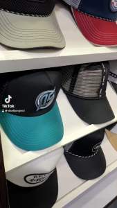 Topi Caps Trucker & Topi Distro Pria: Pilihan Topi Stylish & Casual