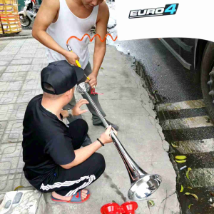 Còi hơi -kèn hơi dài 1m có nhại kèn chất lượng  hoặc ko 12v  24v có vi deo thực tế