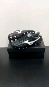 ใหม่ล่าสุดรองเท้าแตะบอล มิซูโน่ หนังดีมากๆ นุ่มทนเบาแข็งแรง พร้อมกล่องแบรนด์ สวยแท้ตรงปก100% สินค้าใช้เวลาเดินทาง 2-3 วัน