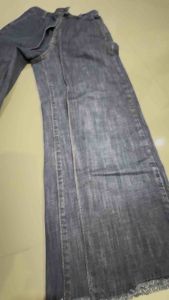 กางเกงยีนส์ทรงขากว้างเอวสูง แบรนด์ เนมแท้มือ2🔴GU❌S✅ เป็นขาที่เย็บผ้าสองขาสองชั้นเก๋น่ารักสวยมากค่ะ ตัดขา