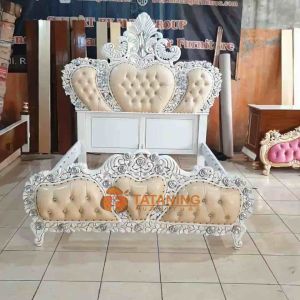 DIPAN LOVE UKIR KAYU JATI FINISHING MEWAH RANGKA TEMPAT TIDUR SULTAN UKIR MODERN ANTIK DEKORASI RUANG INTERIOR MURAH SANDARAN TATANING FURNITURES JEPARA