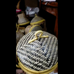 Bakul Nasi Bambu Warna Hitam Diameter 20 cm: Bakul Mewah Berkualitas Tinggi