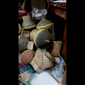 Bakul Nasi Model Tutup Bakul Bambu Mewah Ukuran Kecil Warna MERAH Diameter 20 cm