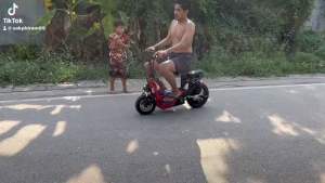 ไฟฟ้า Scooter007-008: ความเร็วสูงสุดและ GPS 120 บาท