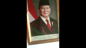 Hiasan Dinding Presiden RI Frame Figura 25×35 Langsung Di Pasang