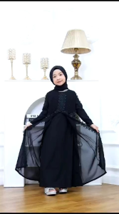 abaya couple khadijah