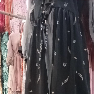 Gamis All Size Motif Bunga Kancing Aktive