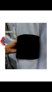 ปลอก แขน ดำ แบบ ปรับ ระดับ ได้ ไม่รัดเหมือนปลอกแขนยางยืดไม่ทำให้เสื้อย่น