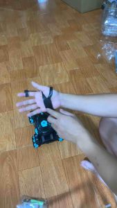 Xe tăng bánh xoắn bắn hạt nở có điều khiến cứ chí pin sạc cho bé