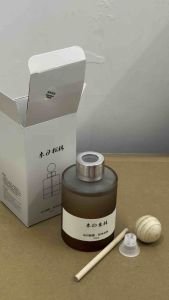 120ml High-grade glass Car air freshener alcohol-free long-lasting fragrance suitable for both indoor and car use.